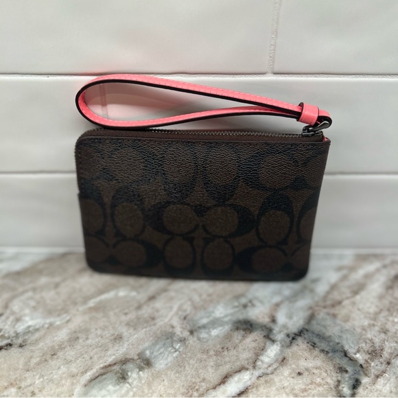 Coach Wristlet Signature Brown With Pink Lemonade - Picture 4 of 8